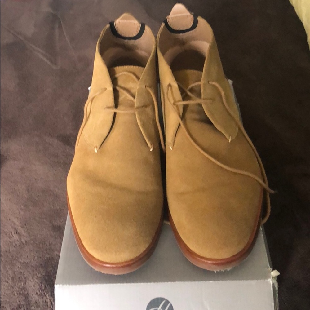 Hudson Mateo Suede Bucks